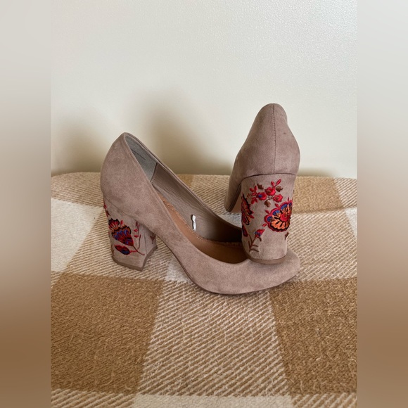 Restricted Chunky Embroidered Heels - Picture 2 of 6